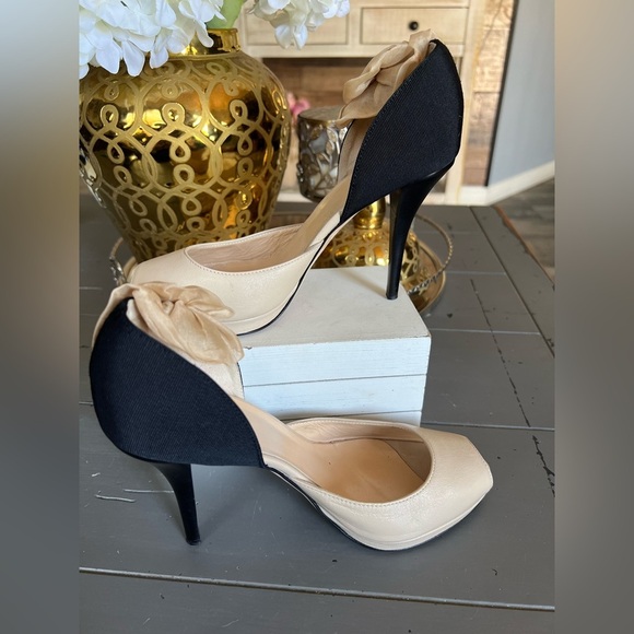 O Jour   Cream and Black Peep Toe Heels Size 37 - Picture 3 of 11